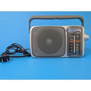 Panasonic RF-2400 AM/FM Portable Radio. AC cord. Spotless. Tested.